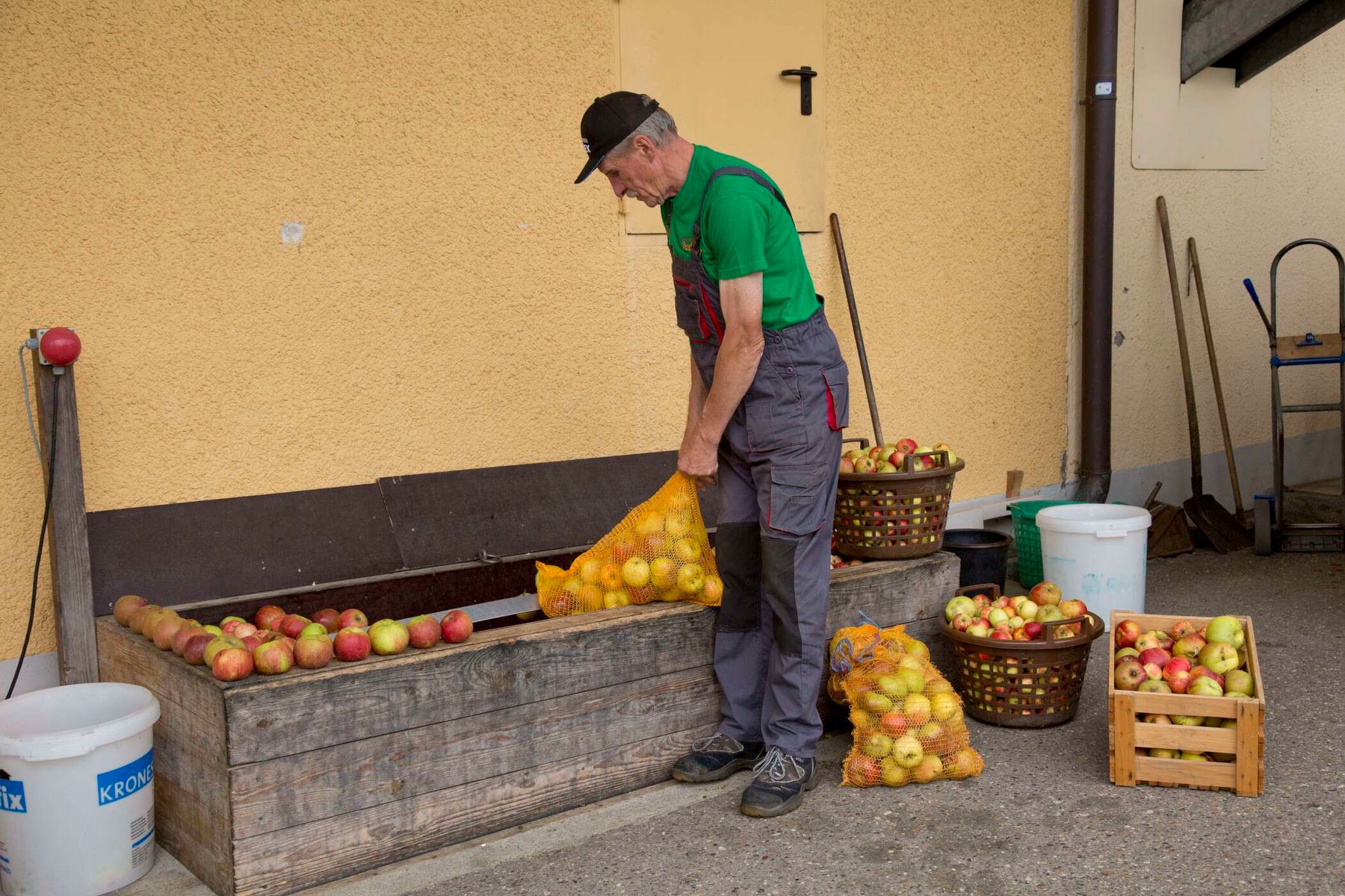 Obstannahme der Kelterei Heckl in Ehekirchen